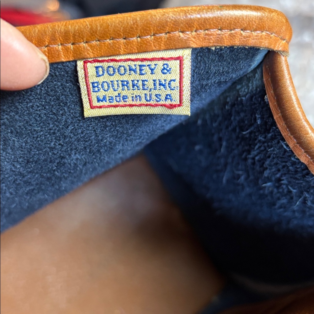 Dooney & Bourke Black With Tan Trim Vintage Bag - Picture 6 of 16
